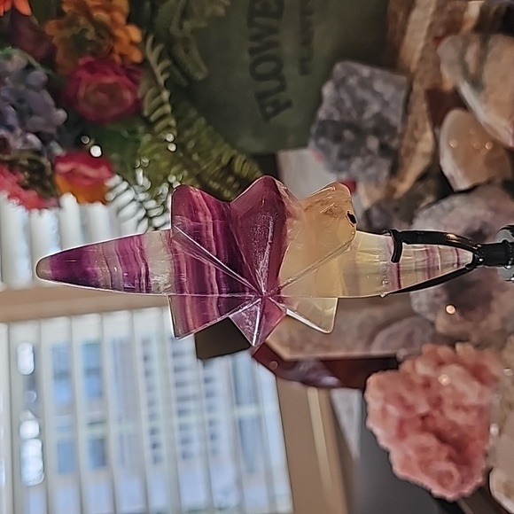 Beautiful Flourite Star Carving - Picture 9 of 12